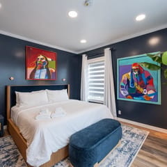 Luxury Downtown Home • Walk Everywhere • Boutique