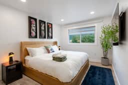 Juneau Luxury Modern 3BR | Downtown Douglas | Family Friendly - Image 2