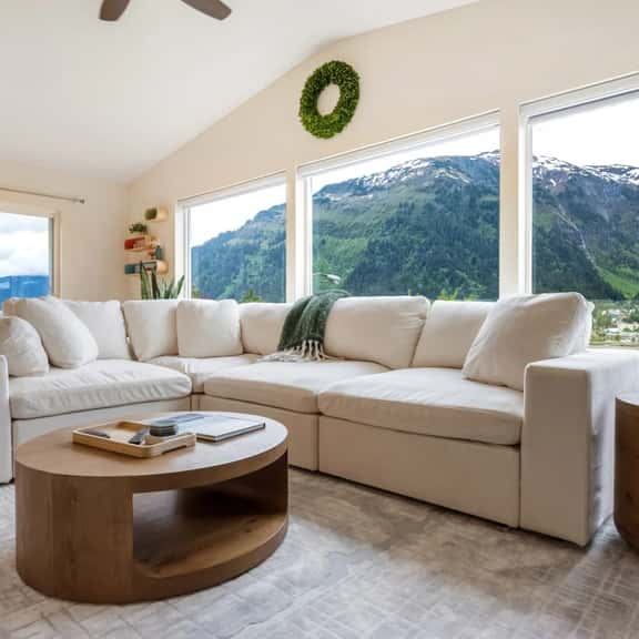 Luxury | Family Friendly | Panoramic View |Magical Mountain Retreat - Image 1