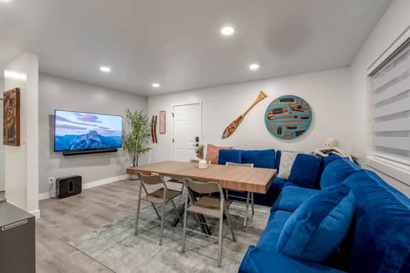 Modern Juneau 2-Bed Retreat | Fast Wi-Fi | Close to Downtown - Image 5